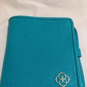 Kendra Scott Jewlery case